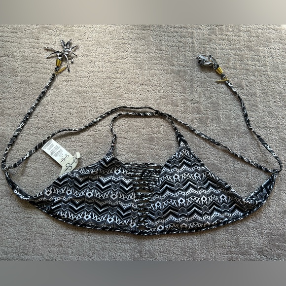 JESSICA SIMPSON REVERSIBLE HALTER BIKINI TOP - Picture 2 of 6